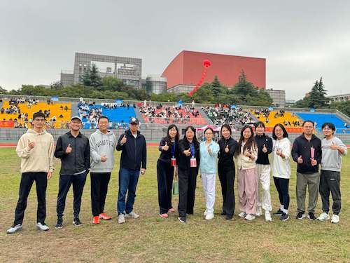 图14 色情视频
教工参加接力赛团体赛合照