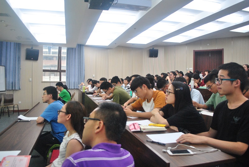 1498099947469691.jpg 观众席 - 副本.JPG